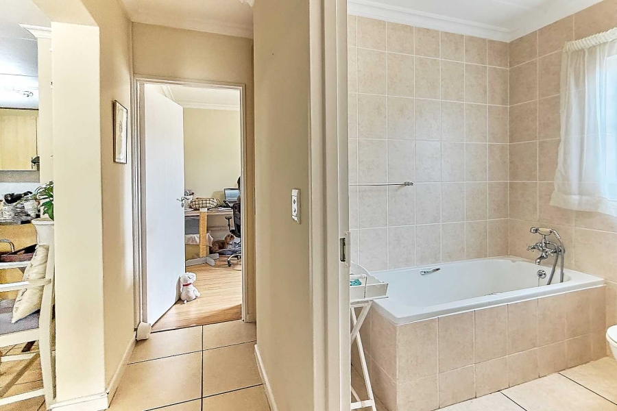 2 Bedroom Property for Sale in Royal Ascot Western Cape